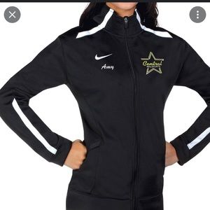 ISO: Womens Nike Overtime Warmup Jacket XL or 2XL. or Mens Medium. BLACK & WHITE